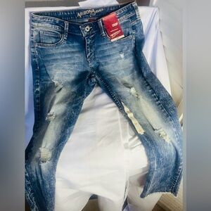NEW Arizona Jean Company Blue Cropped Distressed Jeans